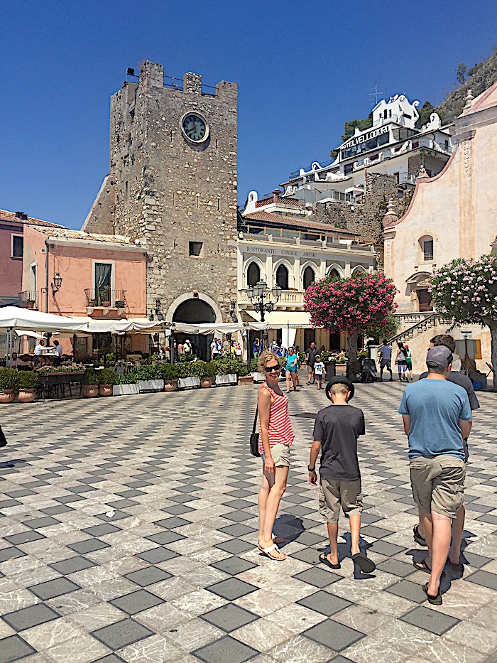 Taormina Piazza- Sicily Itinerary 10 days